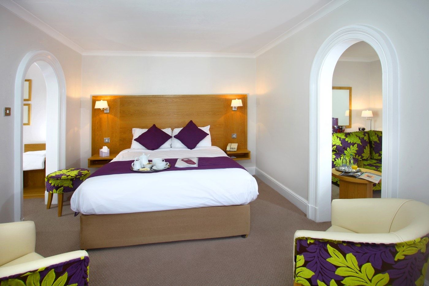 The Chequers Hotel - Newbury - Bedroom