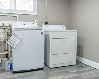 Luxury Home Outside Of DC - 15 Minutes - Springfield - Laundry facility