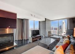 Amazing strip views 1 bedroom suite ! - Las Vegas - Living room