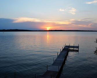 Gull Lake Cottage With Lakeside Boathouse - Brainerd - Outdoors view