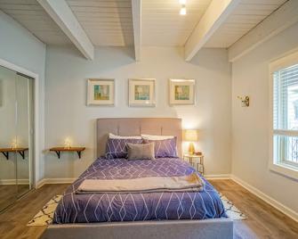 King Bed, Queen Bed, 2 Tv's, Vacation Safely! - Alburquerque - Habitación