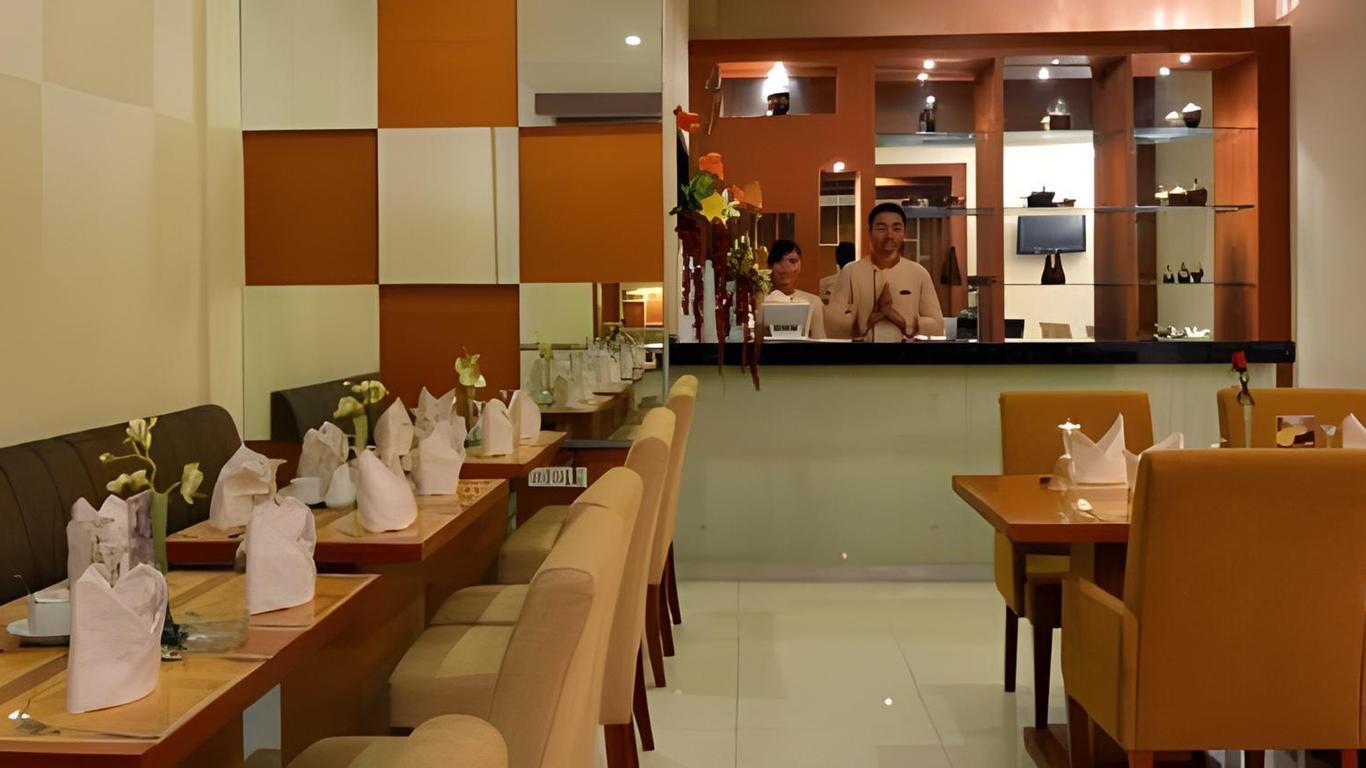 Istana Hotel