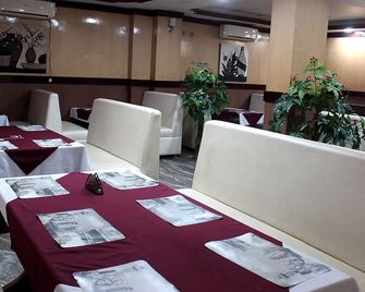 Hotel Theja Fort - Dimāpur - Restaurant