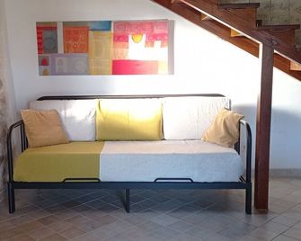 Small Alvitano shelter - Alvito - Living room