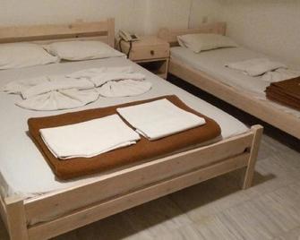 Knossos Hotel - Kalamaki - Slaapkamer