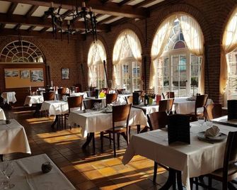 Logis - Château De La Motte - Hôtel & Restaurant - Liessies - Restaurante