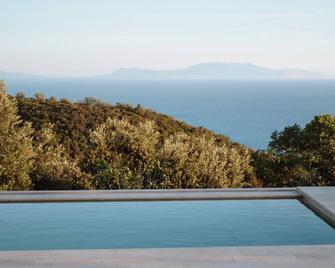 Villa Nevas Private Stone House With Pool And Seaview Parga - Loutsa - Piscina