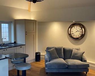 Luxury Self Catering Studio with vaulted ceiling - Dorking - Living room