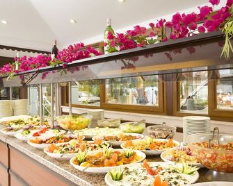 Selenium Hotel - Side - Buffet