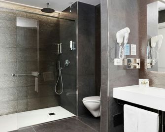 City Hotel & Suites - Foligno - Quarto