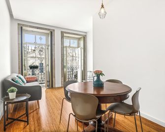 Almond Biscuit - Historic Center Harbor - Porto - Dining room