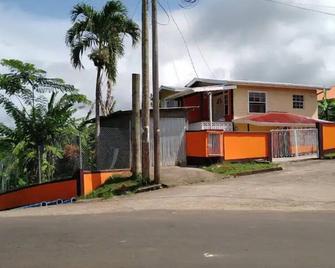 The Snug Little Nest 1 Bedroom - Mount Rose