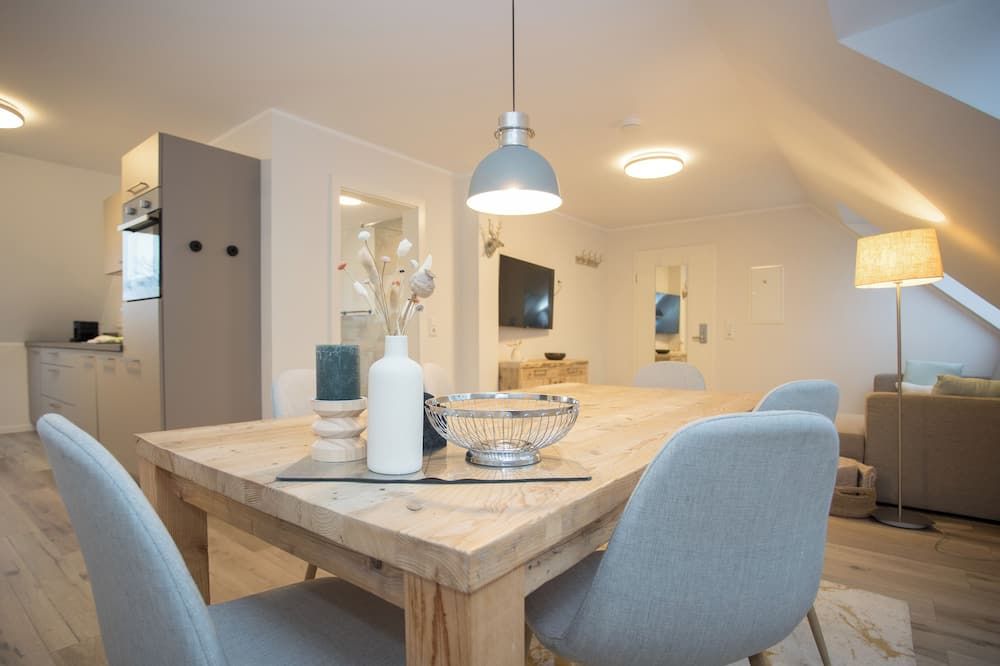 Discover the beautiful nature of Winterberg from this renovated apartment - Altastenberg - Comedor