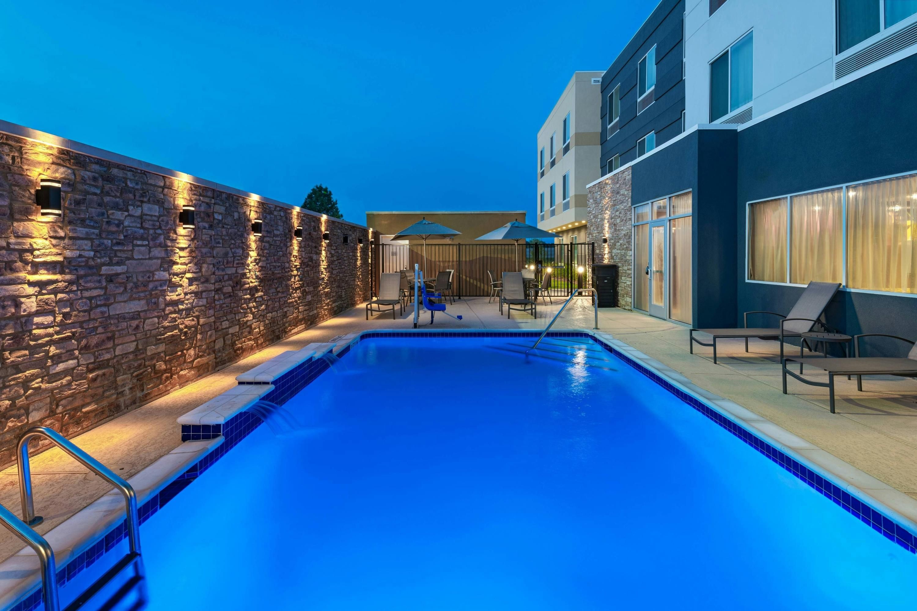 Fairfield Inn & Suites by Marriott Houston Richmond - Richmond - Zwembad