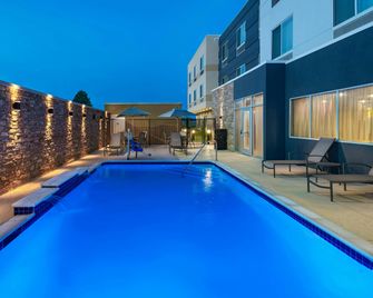 Fairfield Inn & Suites by Marriott Houston Richmond - Richmond - Zwembad
