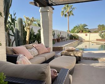 Cactus House - Private home w/pool next to mountains and close to everything - פיניקס - בריכה