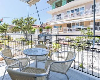 Poseidon Apartments - Skala - Balcón