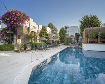 Costa Sariyaz Hotel Bodrum - בודרום - בריכה