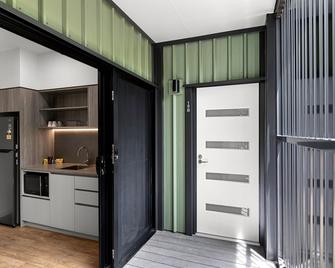 Kipara Tropical Rainforest Retreat - Airlie Beach - Kitchen