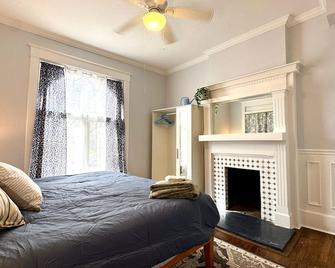 Serene 2-bedroom house with WiFi in Denver - Denver - Habitación
