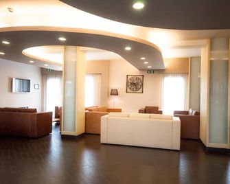 BNS Hotel Francisco - Baia Domizia - Lobby
