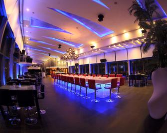 Grand Millennium Hotel Amman - Amman - Bar