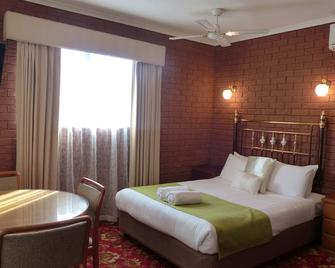 Meramie Motor Inn - Albury - Bedroom