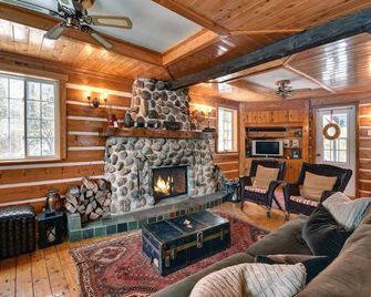 Country cottage on the banks of the Red River - La Conception