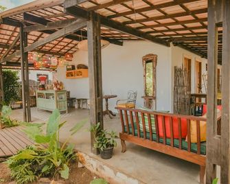 Ecocharme Pousada Netuno - Fernando de Noronha - Patio