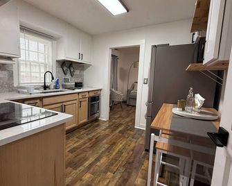 Enjoyable 1-bedroom house in charming Glasgow - Glasgow - Kitchen