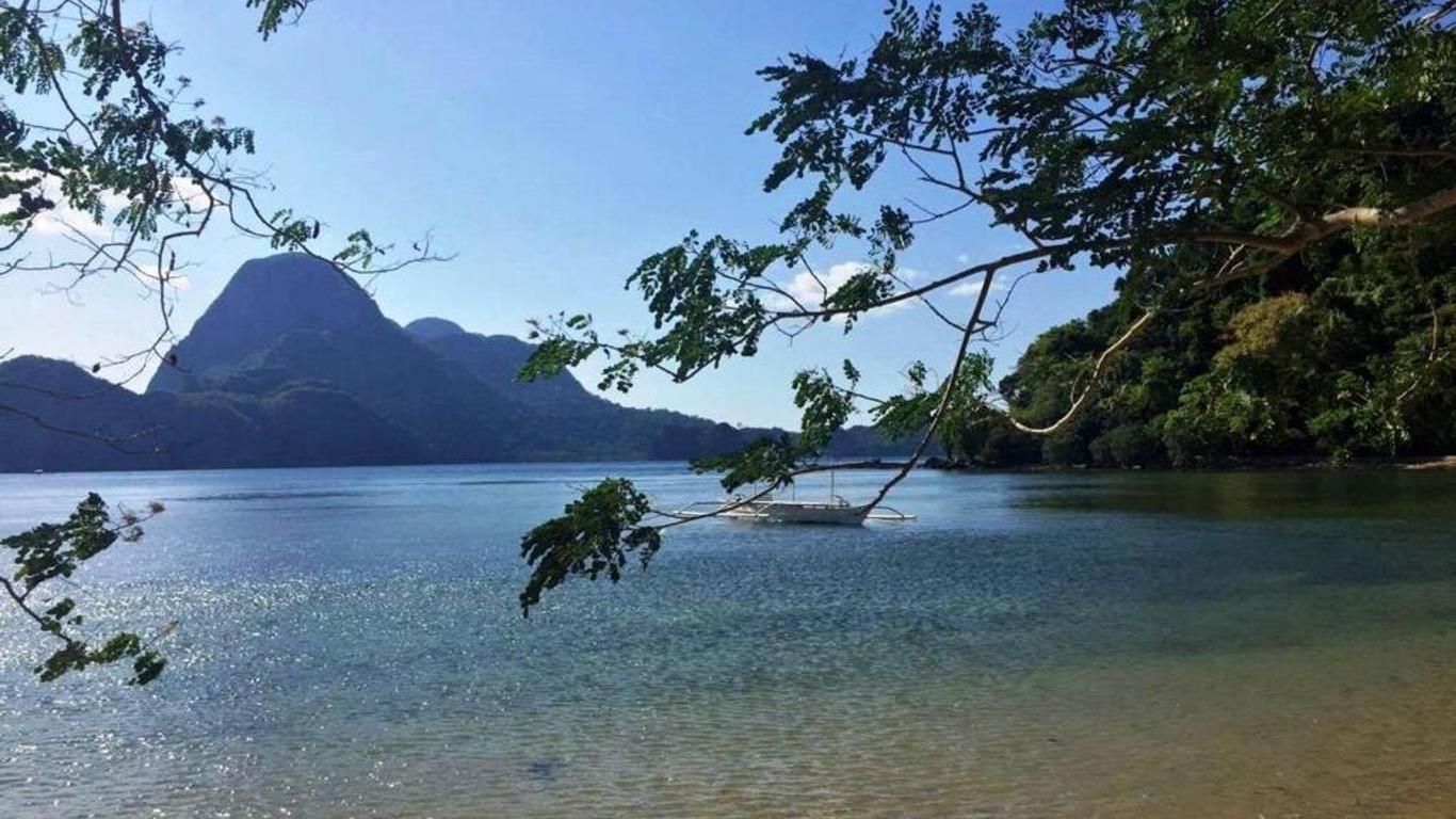 Garden Bay Beach Resort El Nido