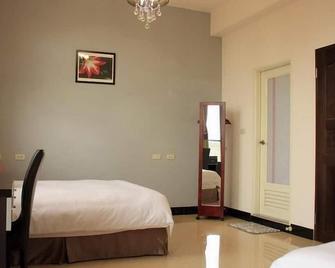 Travel Bird Bed And Breakfast - Jinning Township - Bedroom