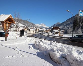 Hotel Rosalpina - Soraga - Outdoors view