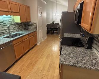 South Charlotte home - Charlotte - Kitchen