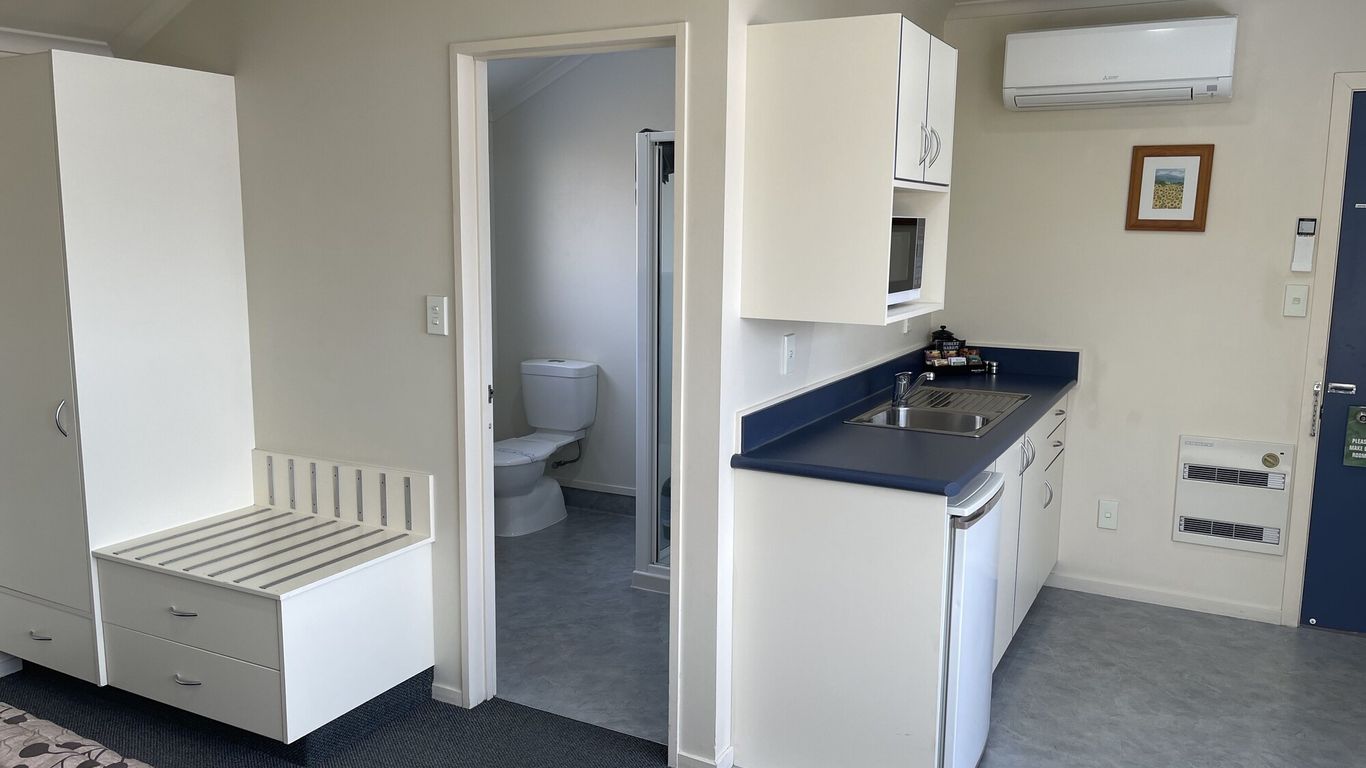 Bassingers Motor Lodge