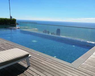 Altair Luxury Colombo by Miracle - Colombo - Pool