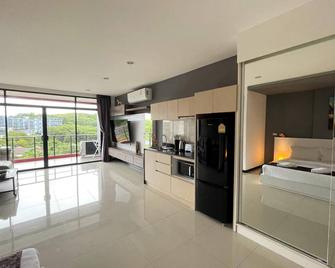 Nai Harn spacious studio great amenities - Phuket - Cocina