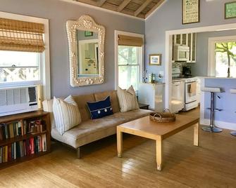 4 Bedroom Home Steps from the Ocean - Fire Island Pines - Living room