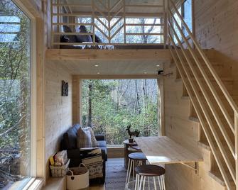 Tiny Nirvana - Your Idyllic Place - Hiawassee - Living room