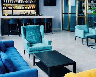 Tris Estates Hotel & Suites - Monrovia - Lounge