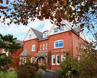 The Old School House - Lytham St. Annes - Building