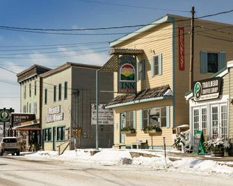 2BR/1BA Cozy Retreat near Timberline slopes - Davis - Edificio