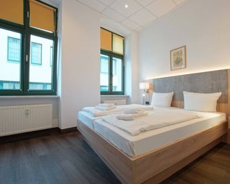 Bed and Breakfast am Luisenplatz - Potsdam - Bedroom