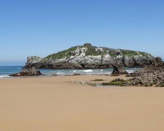 Hotel Los Juncos - Noja - Beach