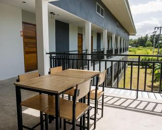 B3 Hotel - Nakhon Si Thammarat - Balcony