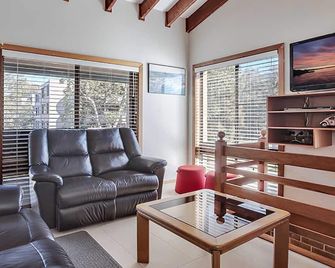 Plattens 2 great duplex so close to the water - Nelson Bay - Pokój dzienny