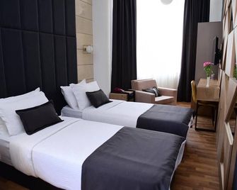 Hotel Comfort - Tirana