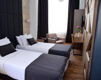 Hotel Comfort - Tirana