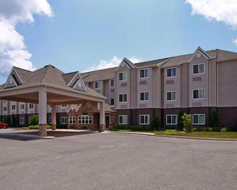 Microtel Inn & Suites by Wyndham Bridgeport - Bridgeport - Building