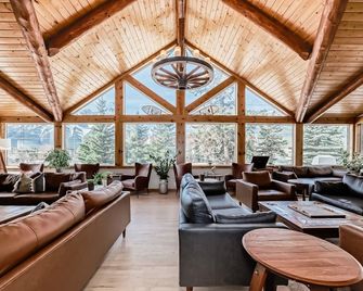 Canmore Rocky Mountain Inn - Canmore - Lounge